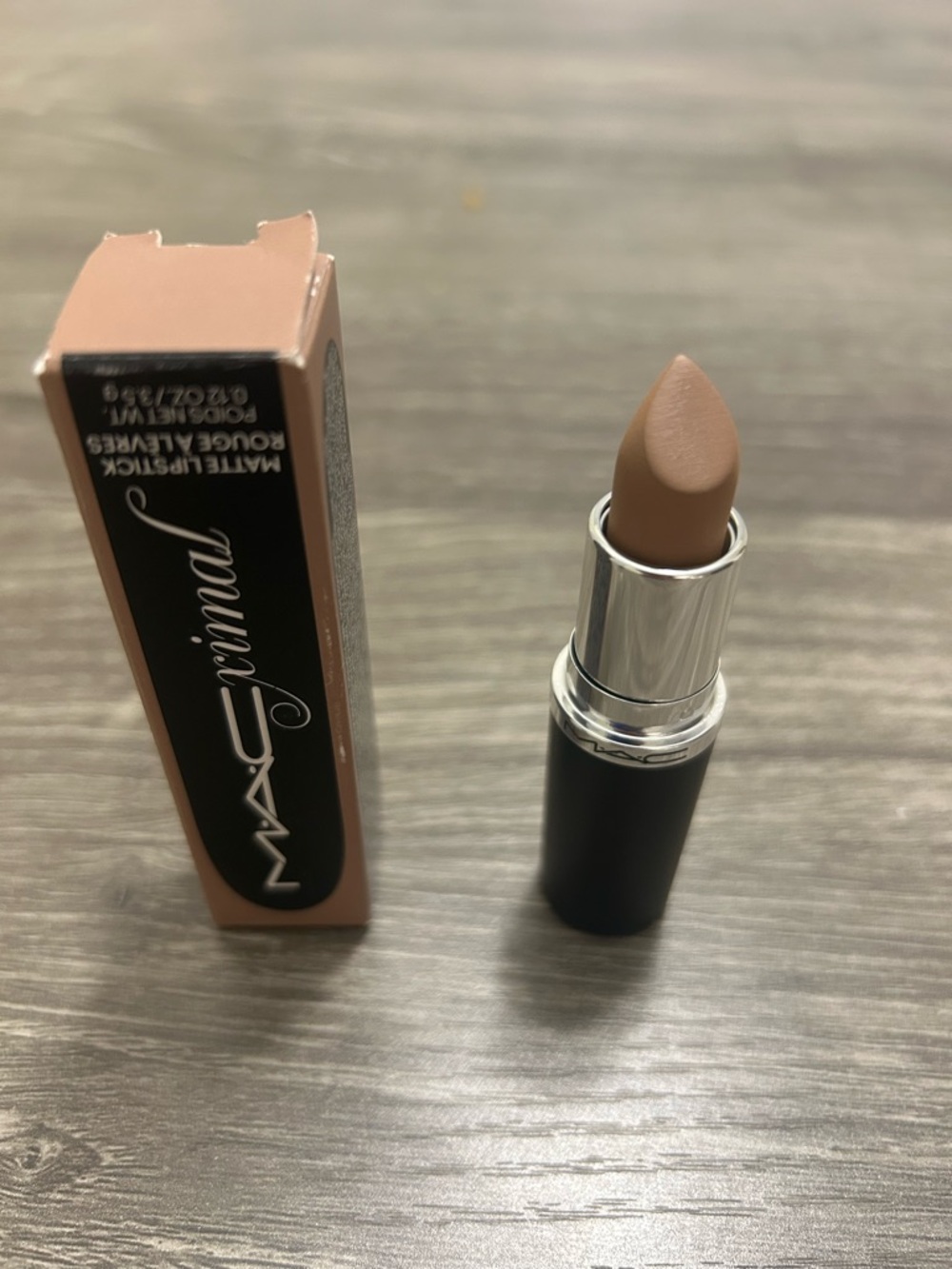 Mac  Matte Lipstick 624 Folio Silky Matte. NEW